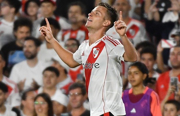 Con dos golazos, River venció a la Selección de México