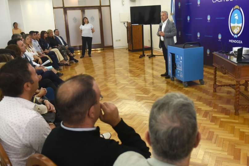 Cumbre: la DGE presentó una plataforma digital de inglés para alumnos de Mendoza