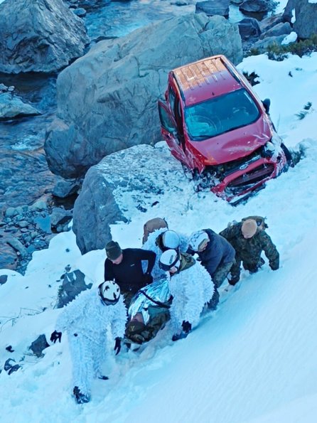 Grave accidente en Alta Montaña deja dos  heridos