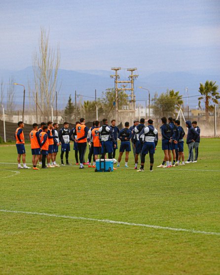 En el inicio del nuevo ciclo Berti, la Lepra busca un triunfo resonante ante Vélez