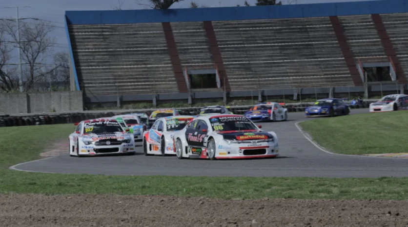 Nicolás Palau reverdeció credenciales de candidato en el Top Race
