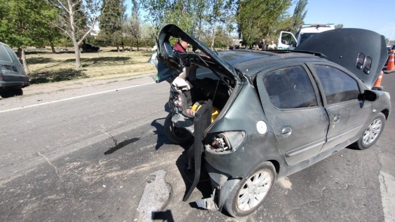 En fotos: un conductor borracho protagonizó un grave accidente en el Acceso Sur 