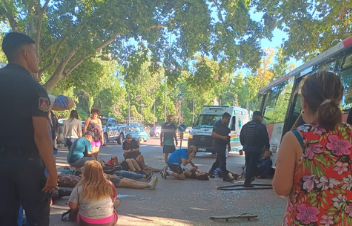 Falleció un colectivero mientras conducía en el Parque San Martín