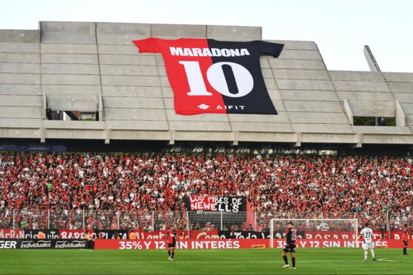 Con polémica, Independiente perdió en su visita a Newell's por la Liga Profesional y se aleja de la Copa Libertadores