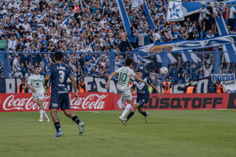 Vélez venció a Sarmiento en Liniers y dio un nuevo paso hacía el título