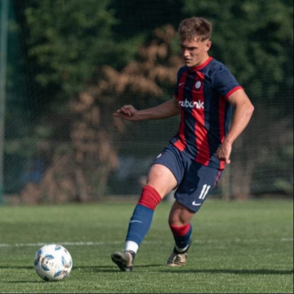 Perruzzi, el futbolista mendocino convocado para la Selección Argentina Sub-20